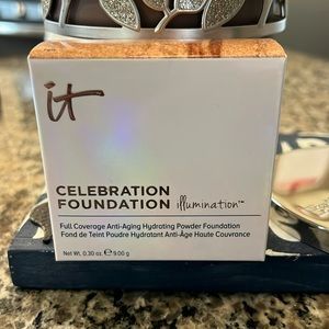 it Celebration Foundation Illumination (NEW - Tan)